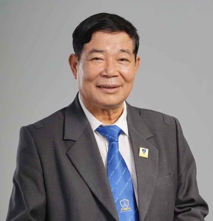 TS. Phạm Văn Đạt
